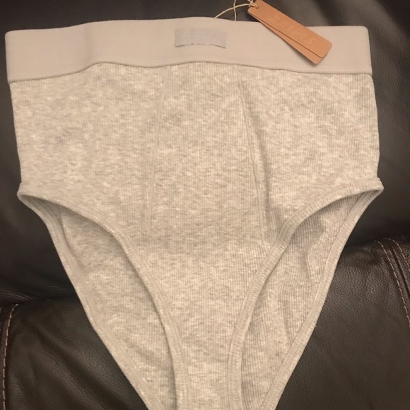 Skims Underware - Picture 4 of 6